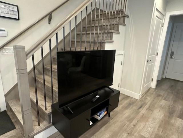 Bright And Cozy Modern Home In Vancouver - Central To Yvr-Downtown - Free Private Parking Exterior photo